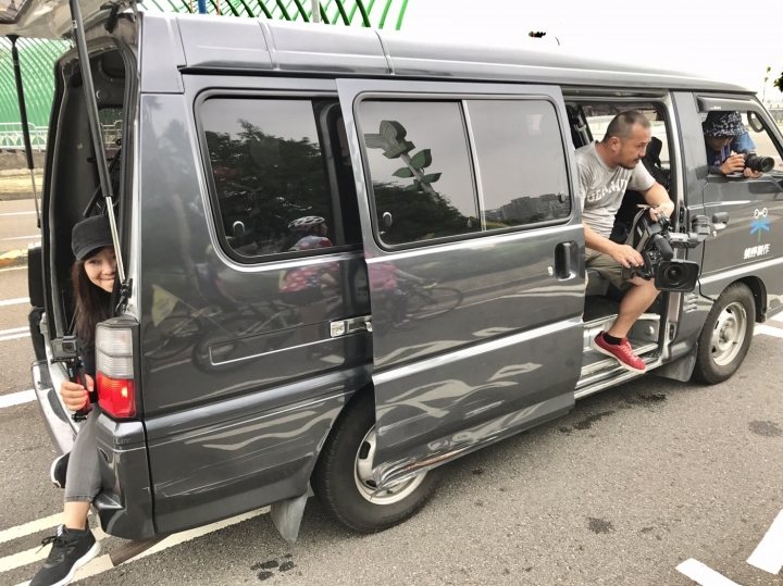 安安爸的拖車日記-安安家族錄影初體驗(向左走向右走)
