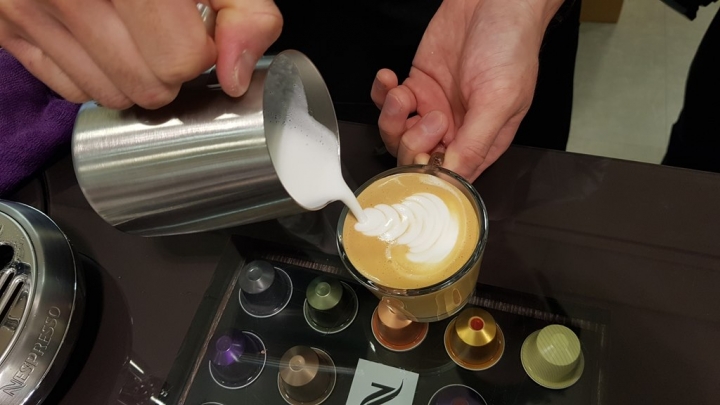 夫復何求?藝術品級的 《Nespresso Creatista Plus頂級咖啡機》