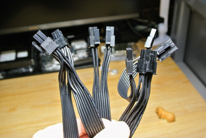FSP Hydro PT 750W 皇鈦極V 輕開箱