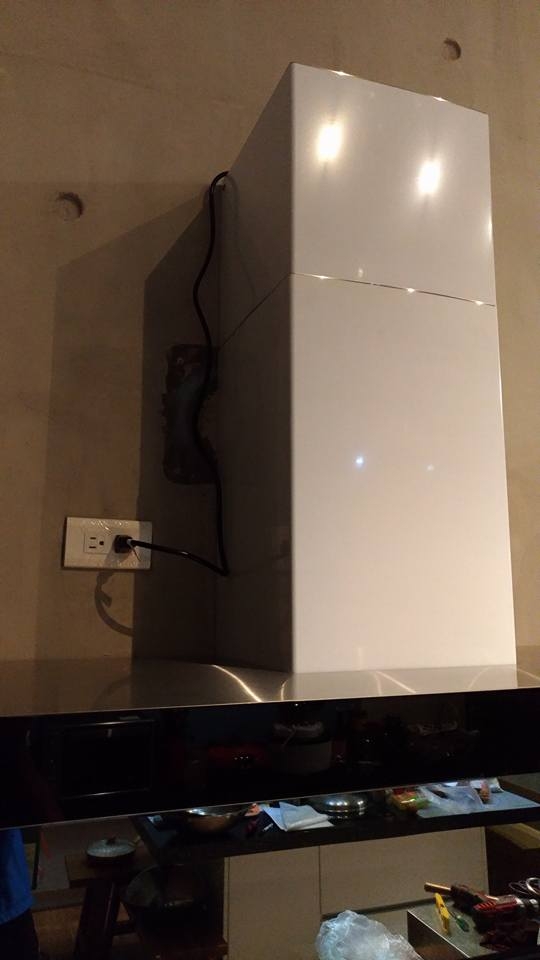 一台排油煙機修了一個月還沒好,不修了,換新,林內靜音三太子RH-1221開箱
