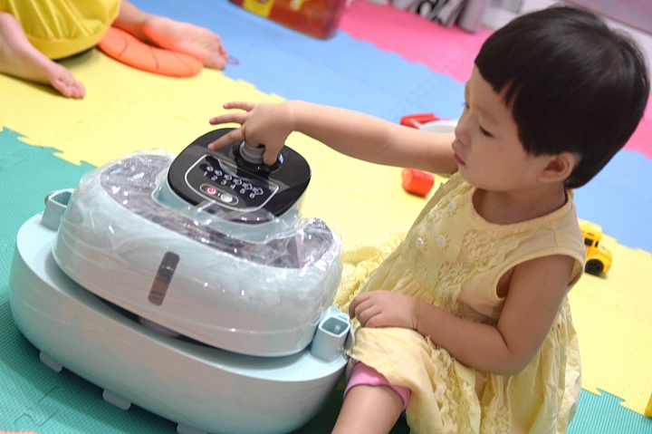 讓丸爸穿衣更有型 Midea 蒸氣式雙桿掛燙機 多段蒸氣 好操作