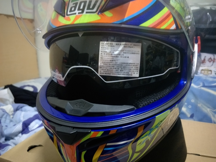 人生第一頂進口安全帽AGV K-3 SV五大洲