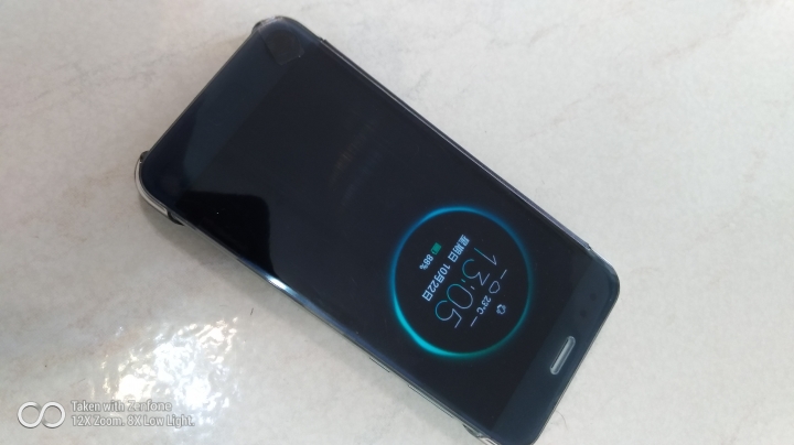 Asus ZenFone4原廠透視皮套 搭配 湖水綠手機 實穿