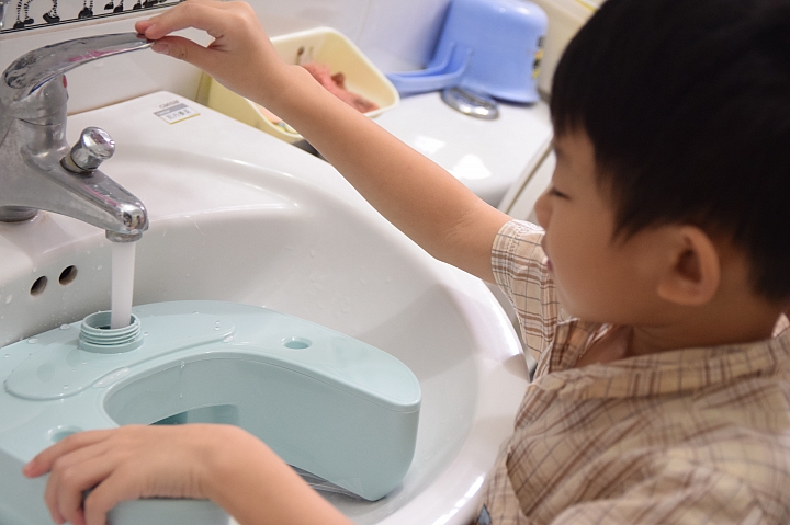 讓丸爸穿衣更有型 Midea 蒸氣式雙桿掛燙機 多段蒸氣 好操作