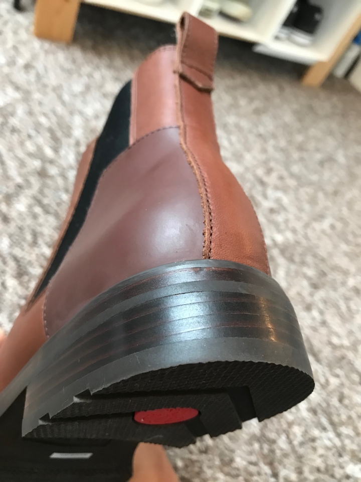 英國皇家認證 HUNTER Chelsea Boots 開箱!
