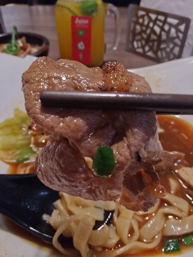 ZenFone 4 Selfie Pro (ZD552KL ) 自拍 + 小小把玩。