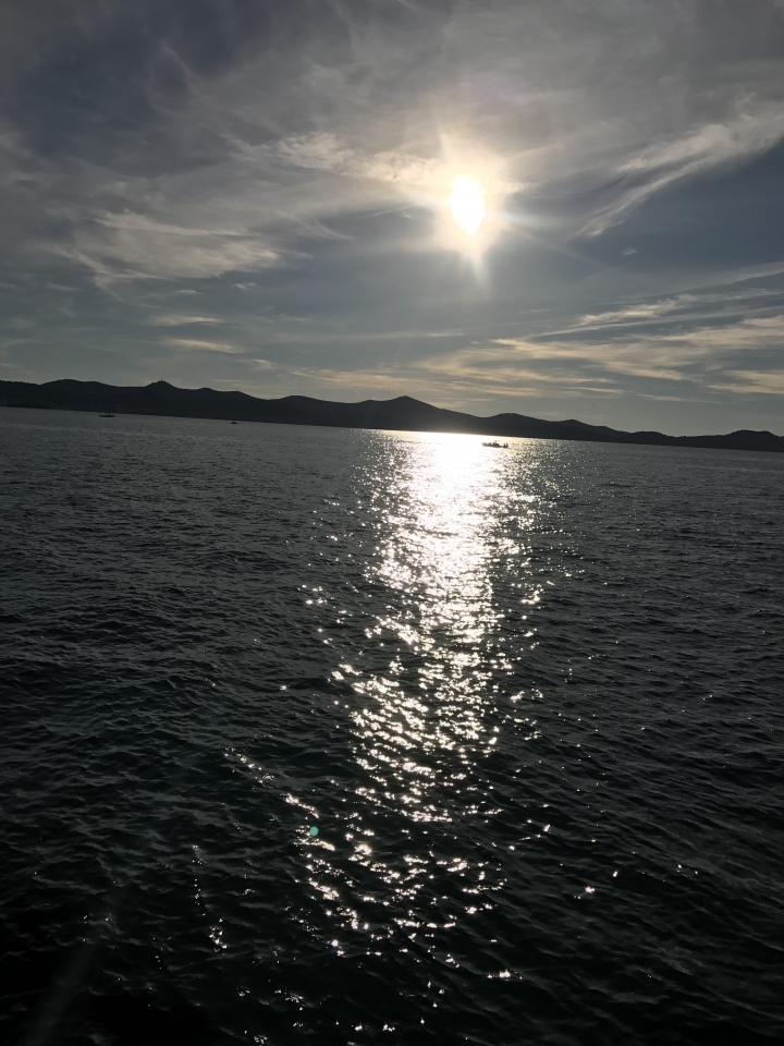 克、斯、波,黑-蜜月旅行