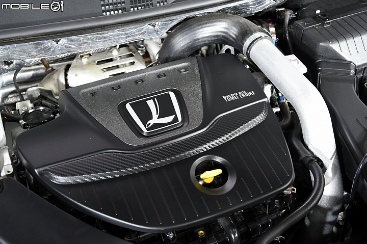 【採訪】預售價 78.9 萬元起!新 Luxgen U6 GT / GT 220 預售速報!