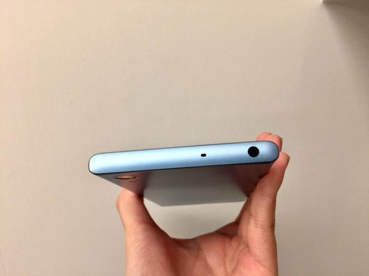 電光藍Sony Xperia XA1 Plus開箱分享(內含實拍)