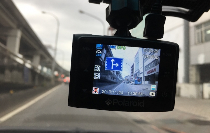 【開箱】寶麗來行車記錄器C207+GC-1車架實測,高性價比讓人很驚喜