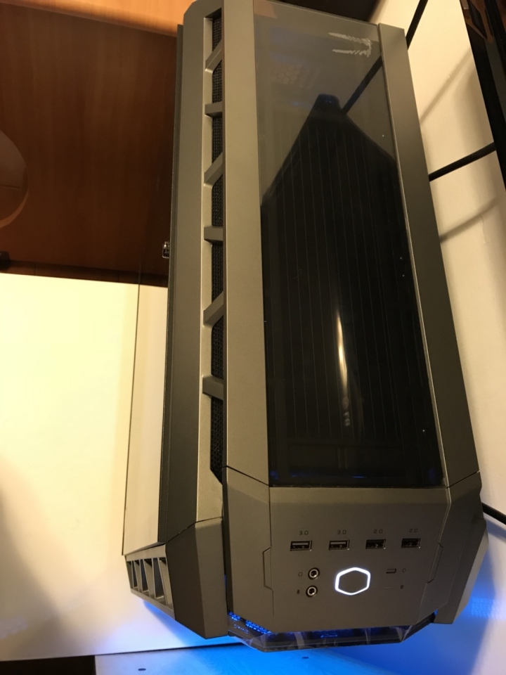 求大大推薦能讓i7-8700k對流良好的機殼 (已怒換機殼有感)