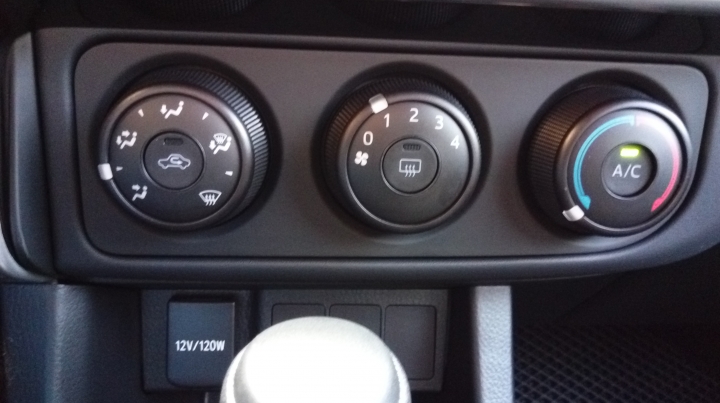Altis 雅緻 1.8J 空車價 ( 台南 ) 開箱