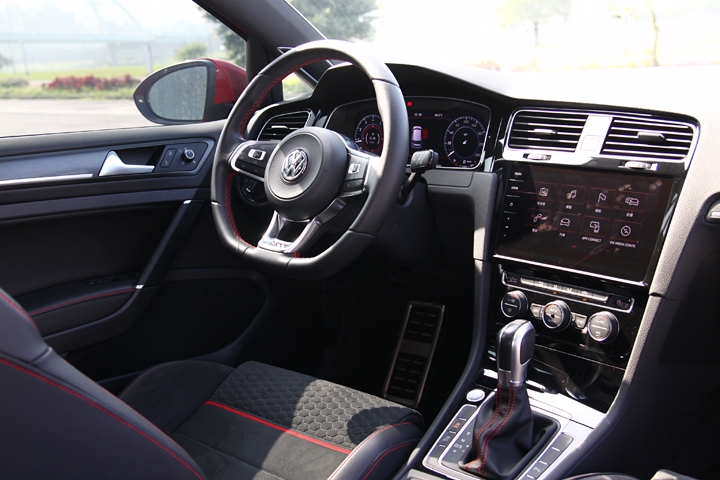 Golf GTI MK7.5(代開箱),經典是不可預期的美