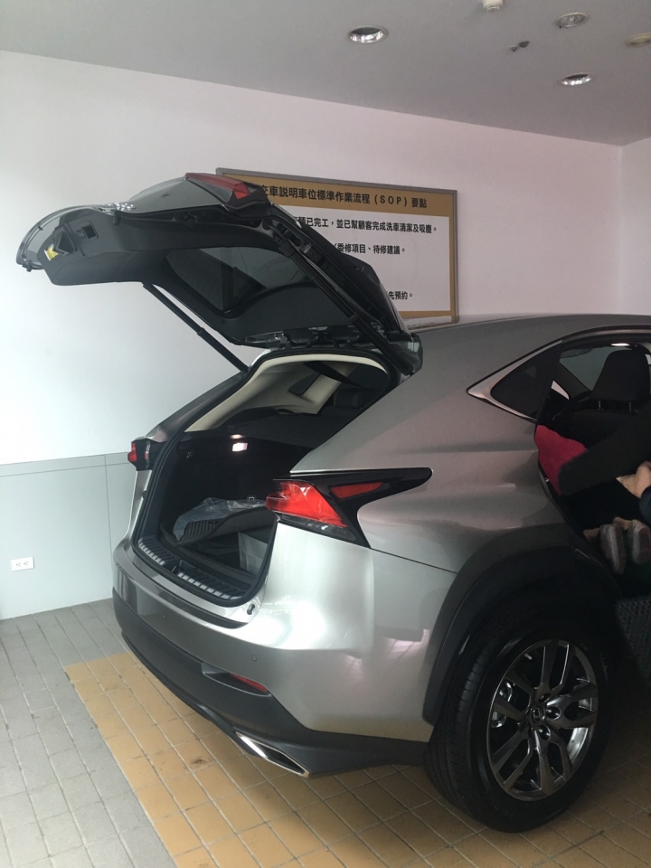 LEXUS NX300 豪華版菜單 & 交車後小心得
