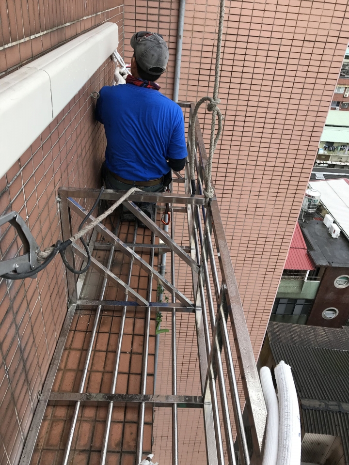 冷氣安裝避免危險施工 - 冷氣籃施工分享