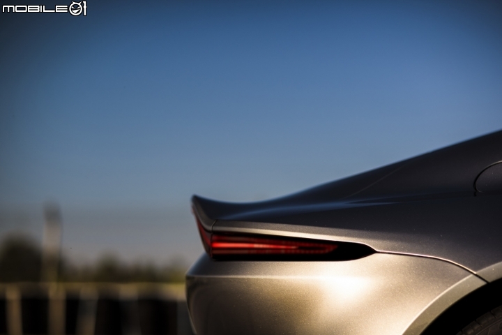 【海外情報】Aston Martin Vantage全新面貌現身,植入AMG引擎強化戰線