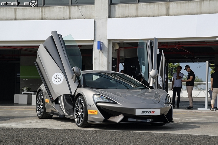 駕馭速度和樂趣 McLaren Track Day 願望一次滿足