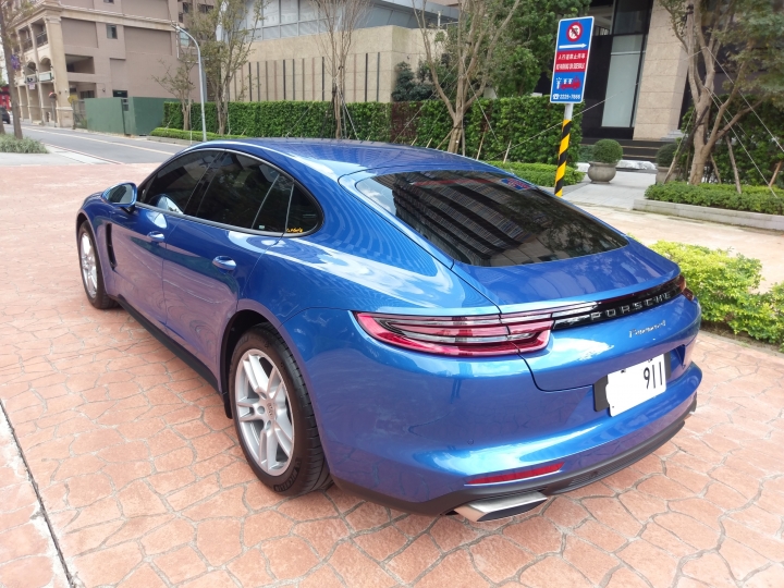 2017 new panamera~抱歉之前誤po草稿,這篇是真的....