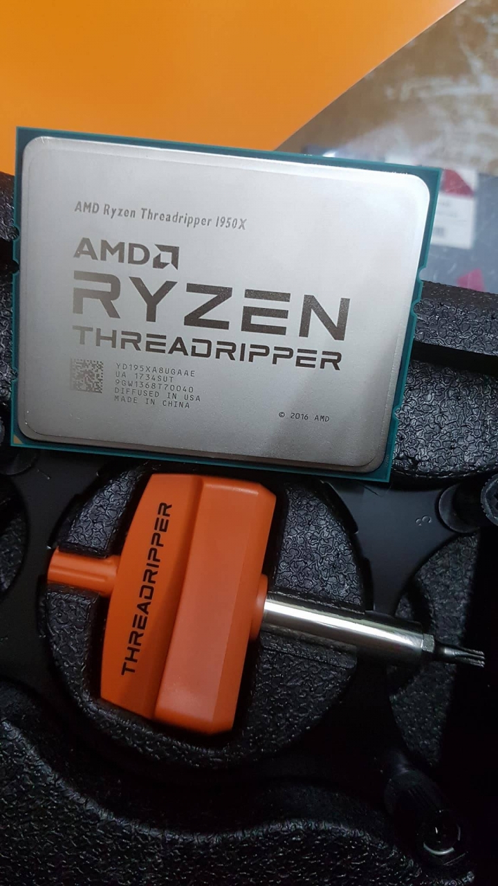 AMD Ryzen TR 1950X 到貨開箱