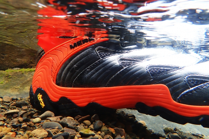 【開箱文】推薦新手入門款 MERRELL 登山鞋 強悍Chameleon7 雨晴實測