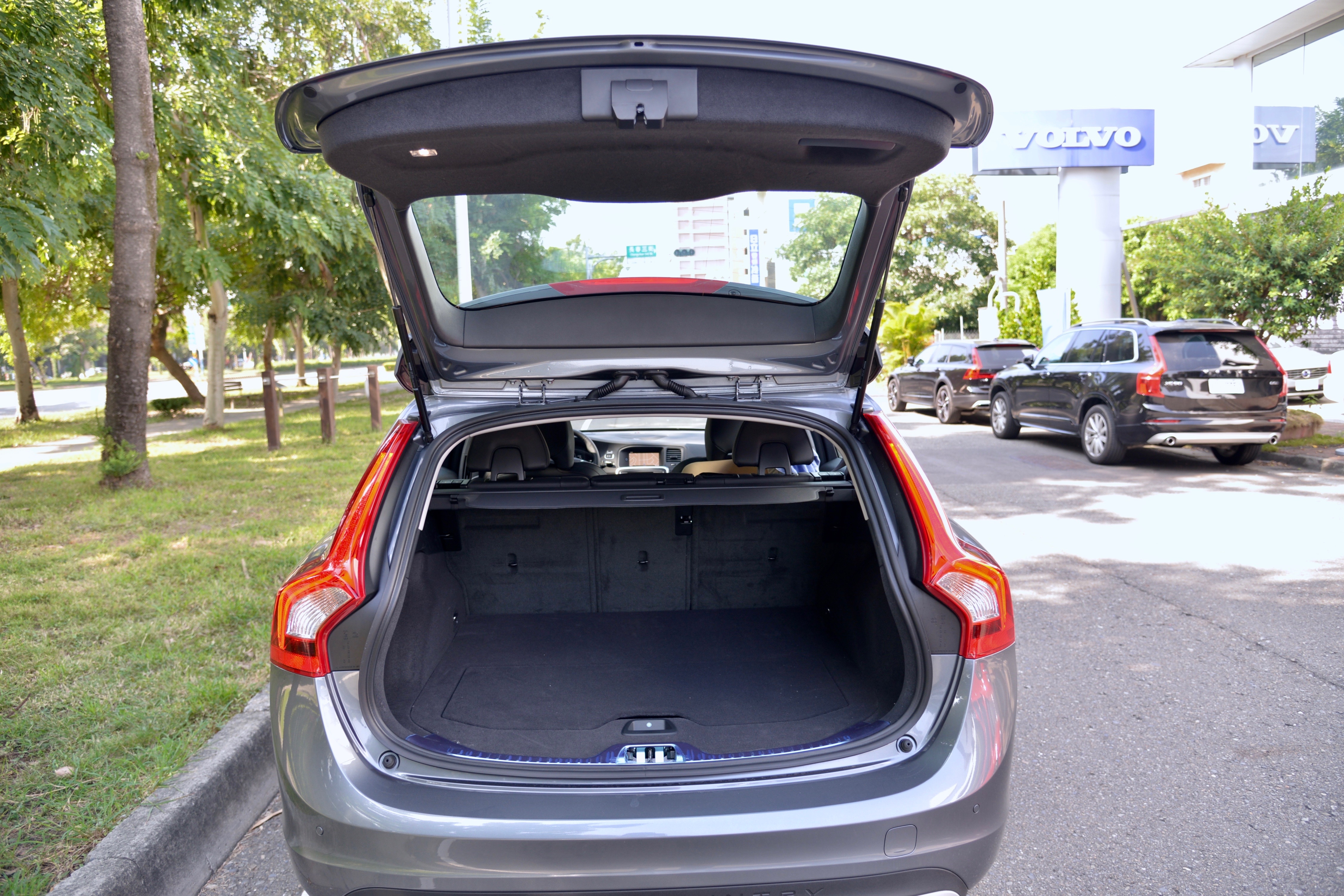 Volvo V60CC試駕後,我失眠了.....