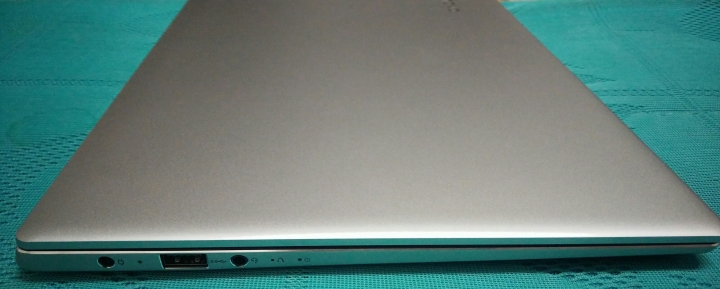 第八代處理器 Ideapad 720S 14 吋筆電開箱