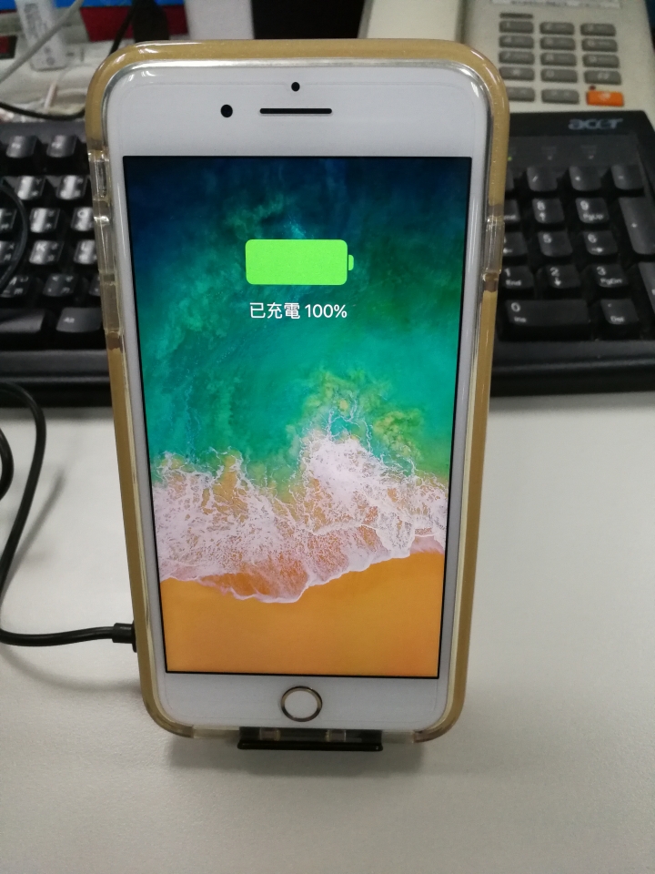倍思無線充電版及車用頭枕後支架開箱文
