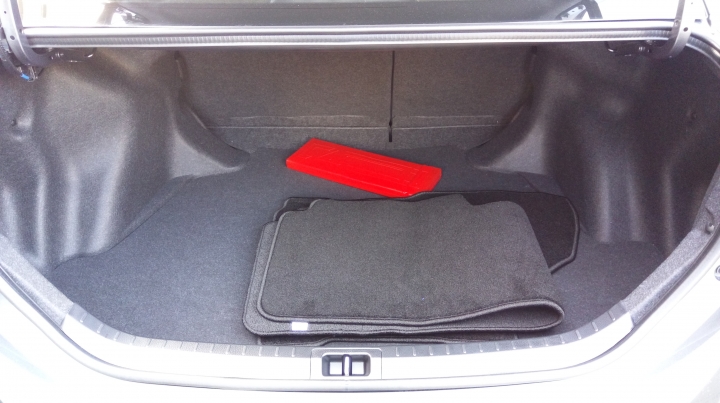 Altis 雅緻 1.8J 空車價 ( 台南 ) 開箱