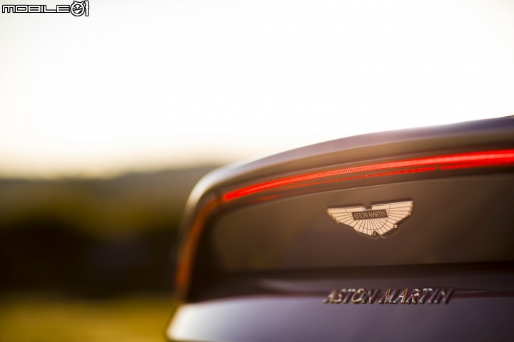 【海外情報】Aston Martin Vantage全新面貌現身,植入AMG引擎強化戰線