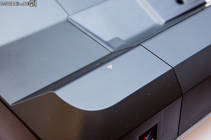 2萬小時超長耐用度 EPSON EH-LS100雷射電視登台