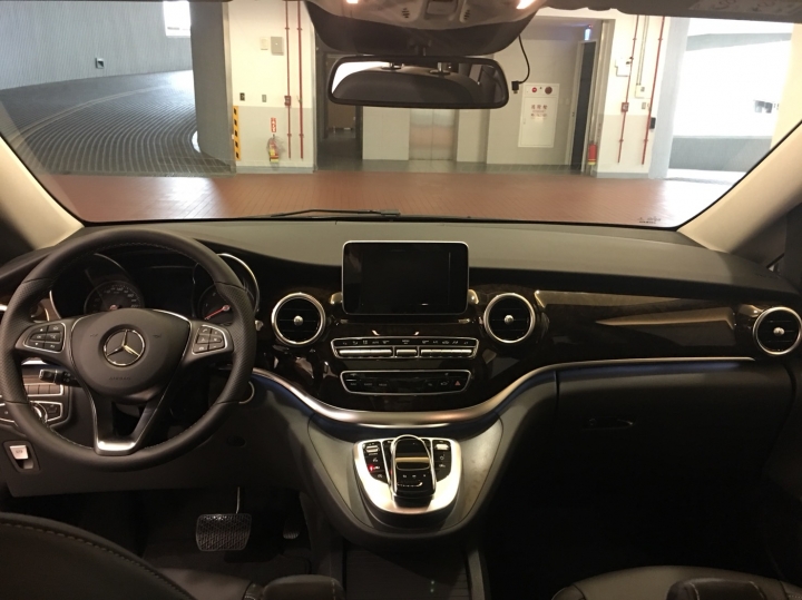 更新 V-CLASS開箱 。。中華賓士 車險 跟選牌 都比較貴 是正常的?? 內詳 文長。