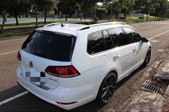 德系車駕馭體驗零缺陷?Golf Variant 7.5 R-Line 開箱心得!