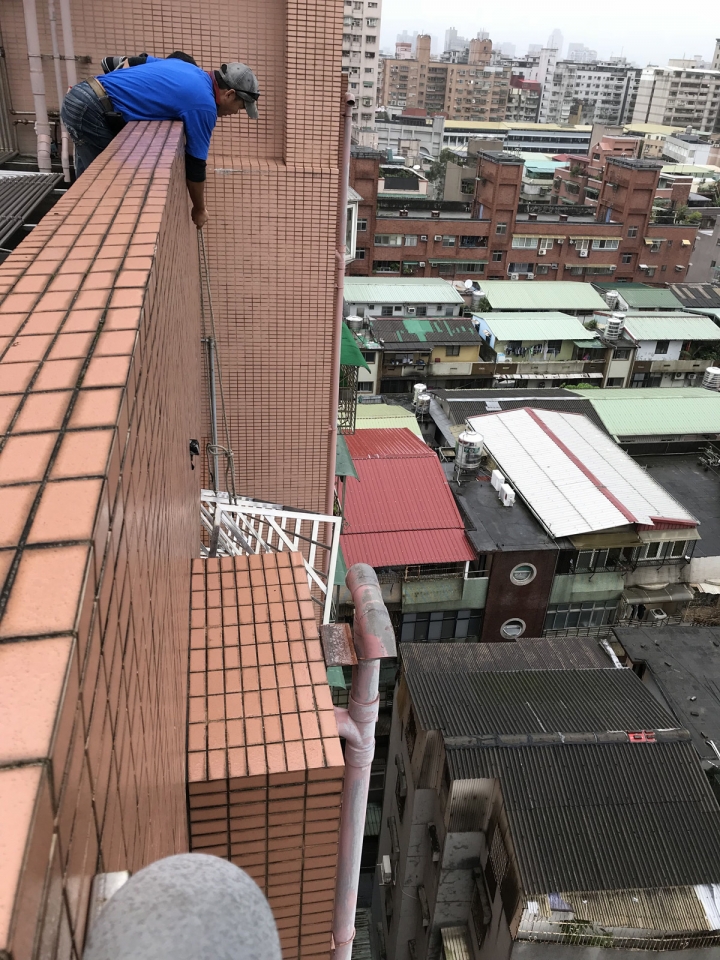 冷氣安裝避免危險施工 - 冷氣籃施工分享