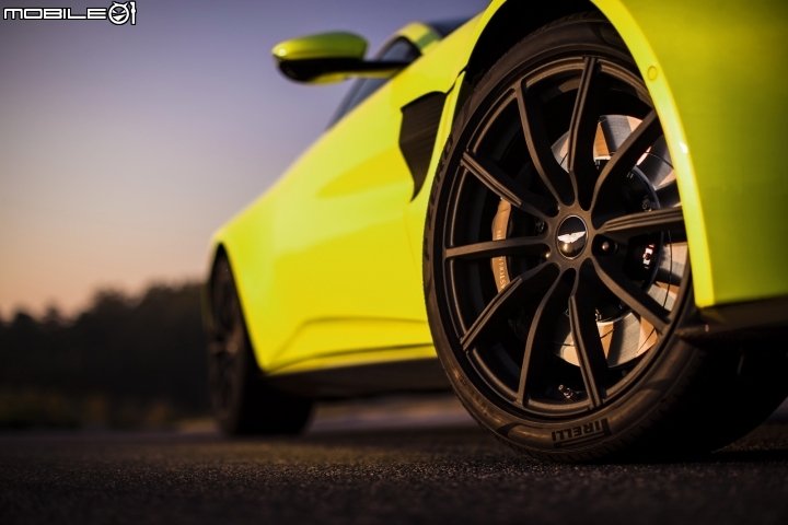 【海外情報】Aston Martin Vantage全新面貌現身,植入AMG引擎強化戰線