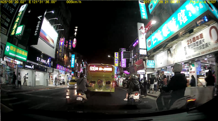 【開箱】寶麗來行車記錄器C207+GC-1車架實測,高性價比讓人很驚喜