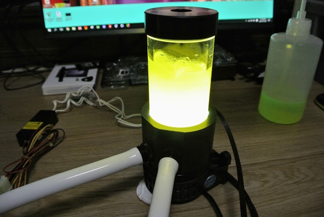 EKWB 火影牌 EK-XRES 140 Revo D5 RGB 水泵 開箱