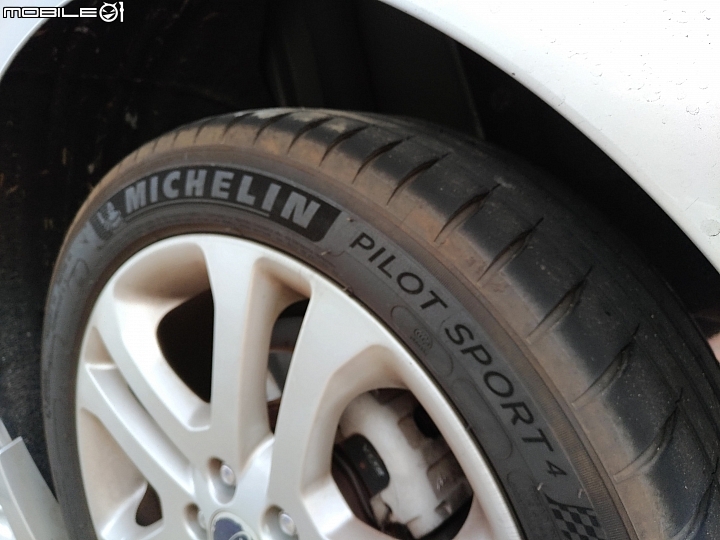 這條 MICHELIN PS4 表面長毛 ? 後續 .我誤會米其林了 ..