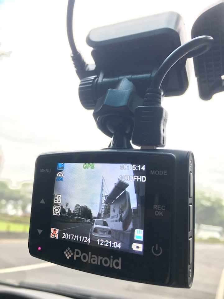 【開箱】寶麗來行車記錄器C207+GC-1車架實測,高性價比讓人很驚喜