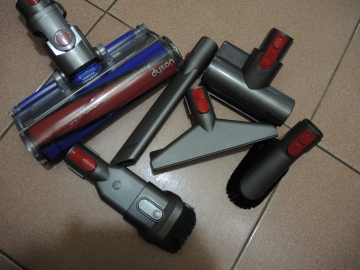dyson V8使用心得~真的好好吸