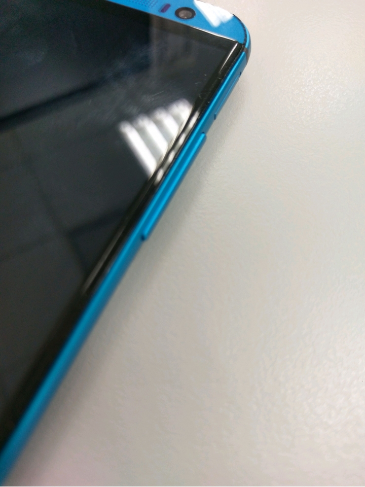 重新開箱HTC M8 ,更換電池,背蓋。