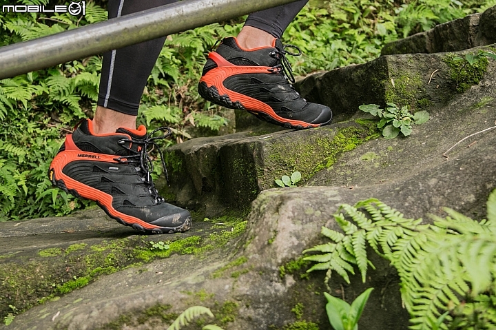 防水耐操的輕旅好夥伴 MERRELL 「CHAMELEON 7 MID GORE-TEX」開箱實測!
