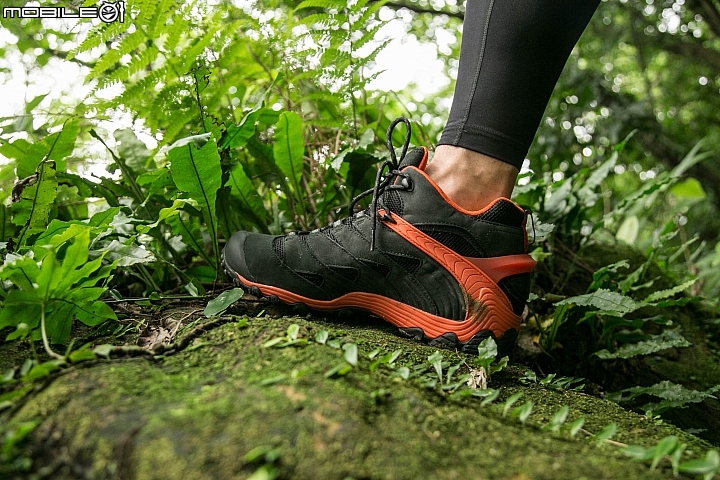 防水耐操的輕旅好夥伴 MERRELL 「CHAMELEON 7 MID GORE-TEX」開箱實測!