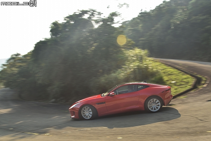 感性與理性的拉扯 Jaguar F-Type Coupe 2018年式試駕！