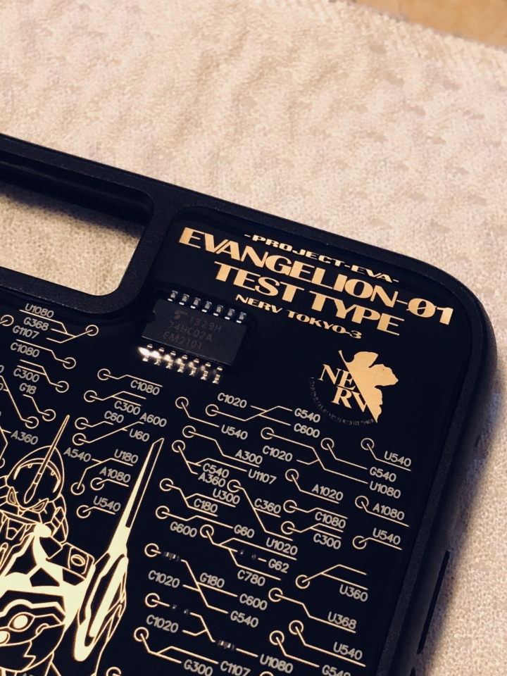 moeco EVA 8plus 電路板手機殼開箱
