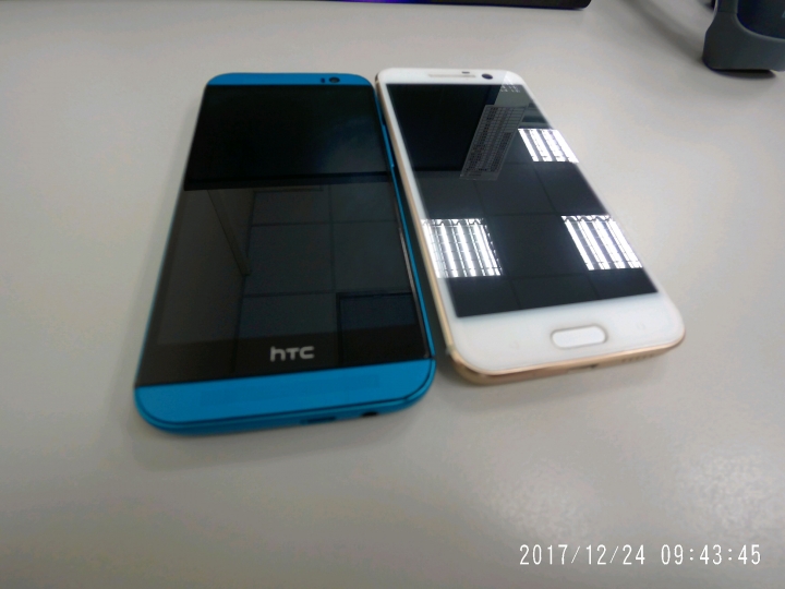 重新開箱HTC M8 ,更換電池,背蓋。