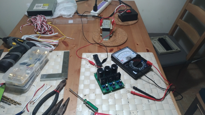 超不專業 DIY (CD-ROM+線性電源+控制器改轉盤),圖很多.....