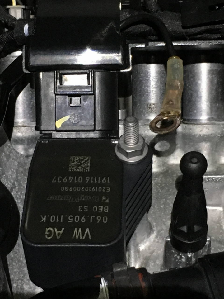 Golf R 一萬公里燃燒室積碳與火星塞燃燒狀況檢查