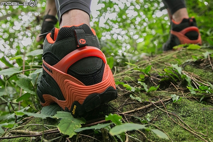 防水耐操的輕旅好夥伴 MERRELL 「CHAMELEON 7 MID GORE-TEX」開箱實測!