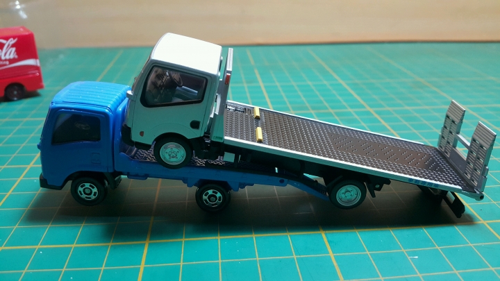 Tomica LV-N144 日產Atlas 花見台自動車
