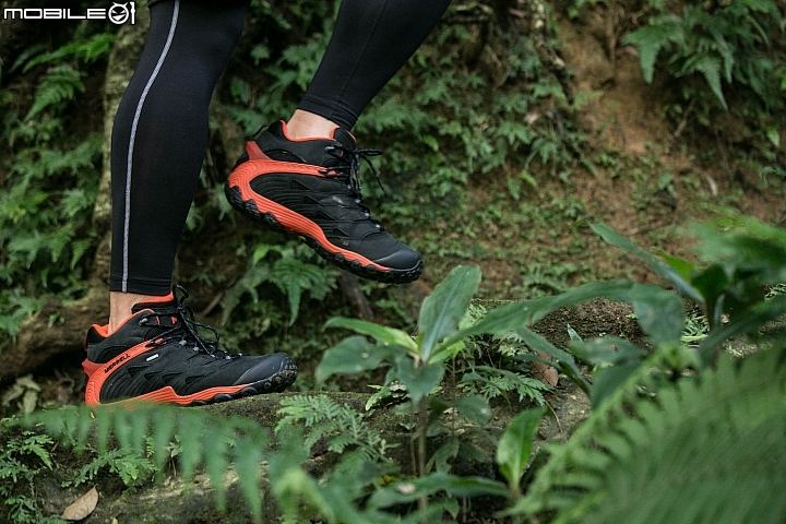 防水耐操的輕旅好夥伴 MERRELL 「CHAMELEON 7 MID GORE-TEX」開箱實測!